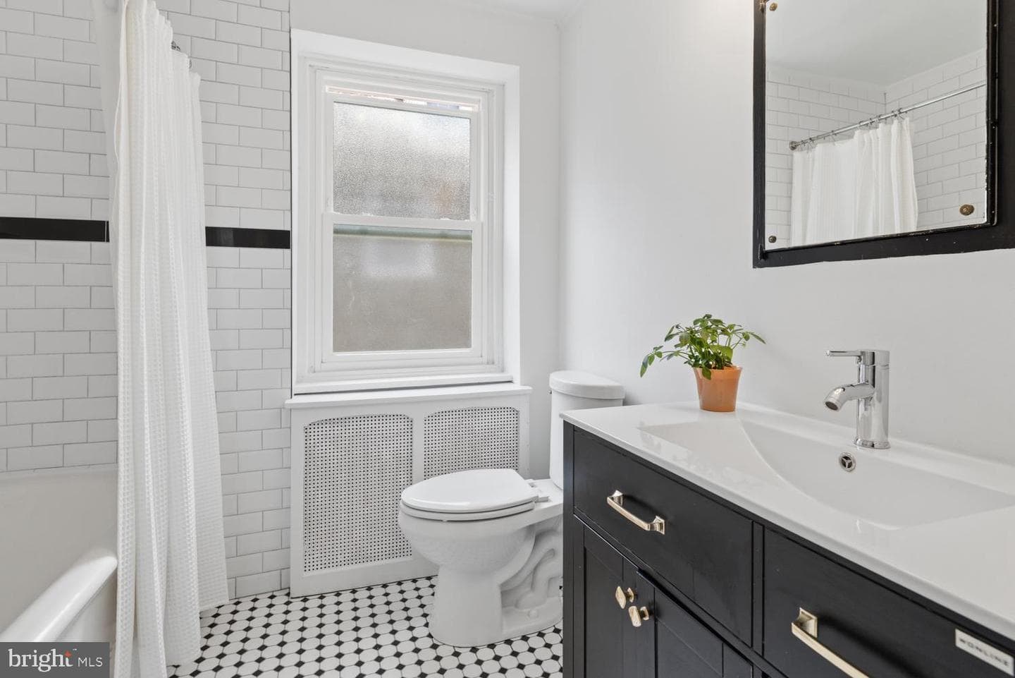 607 W Cliveden Street photo 31