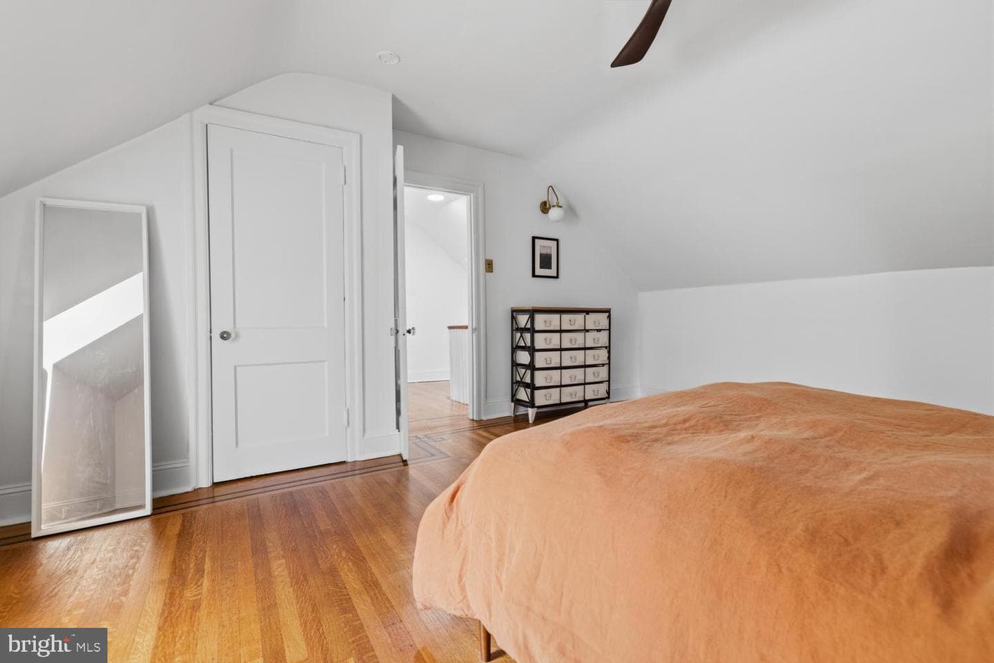 607 W Cliveden Street photo 37