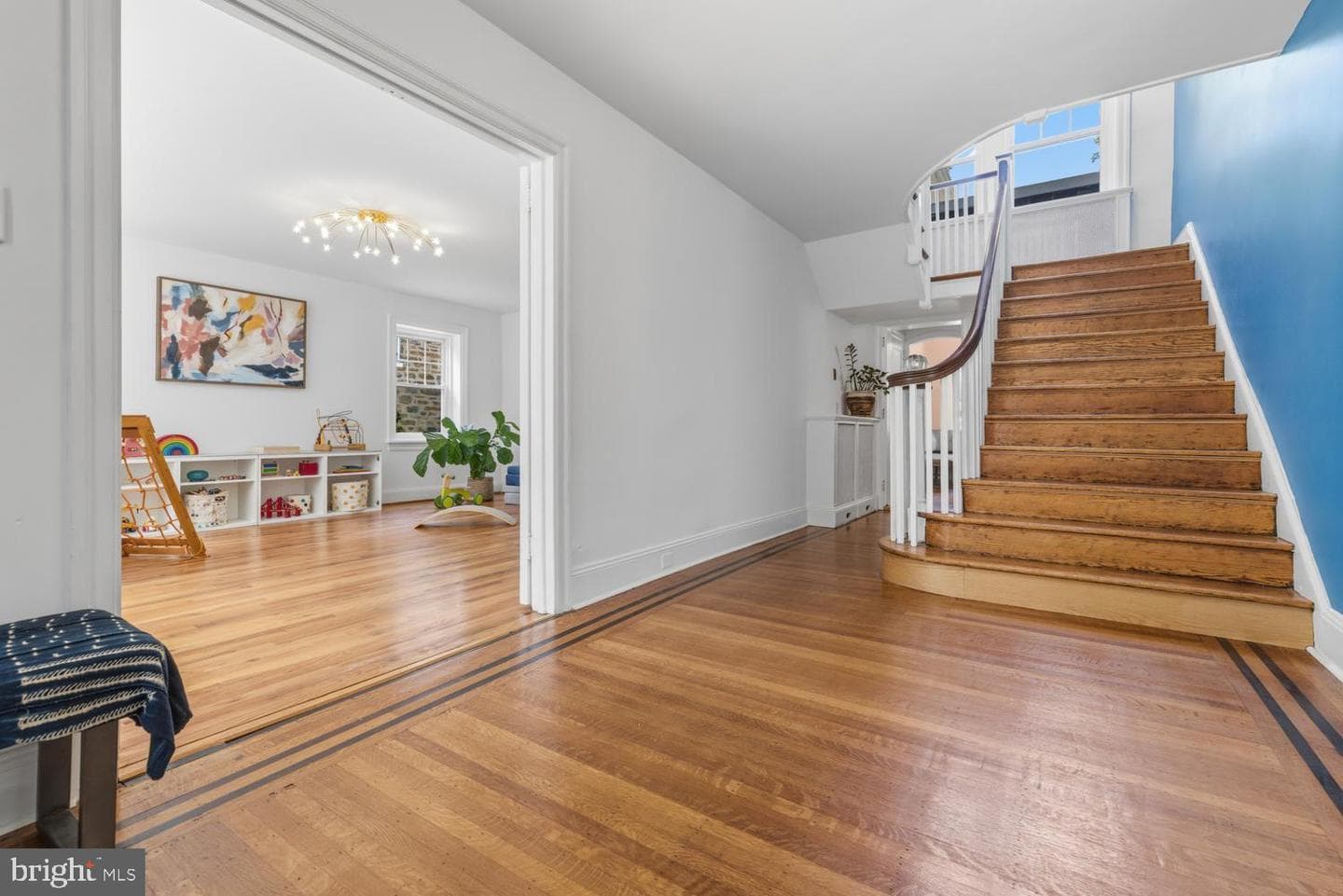 607 W Cliveden Street photo 4