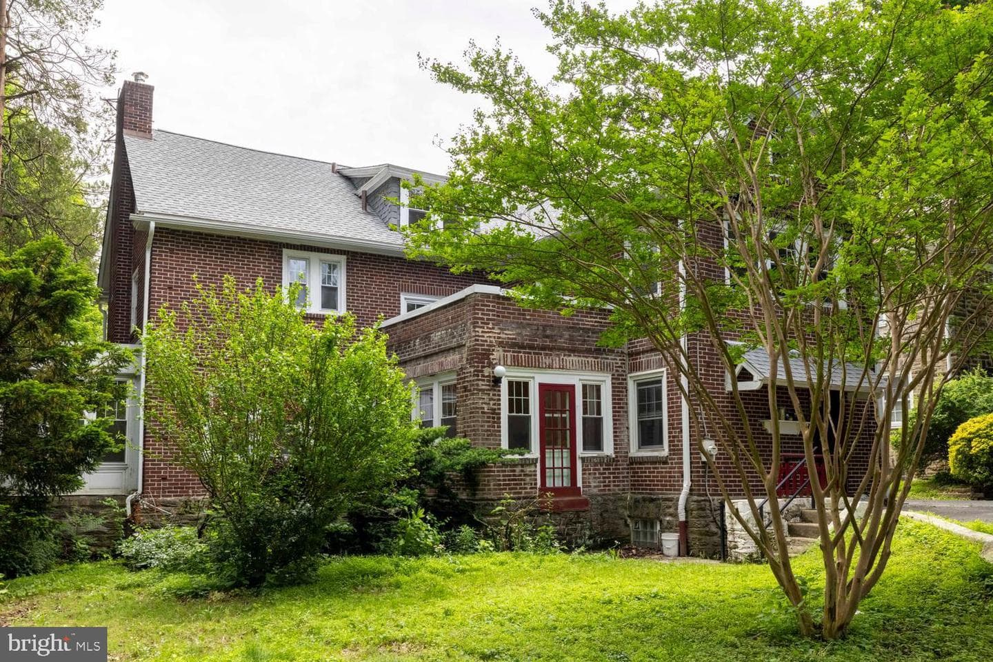 607 W Cliveden Street photo 47
