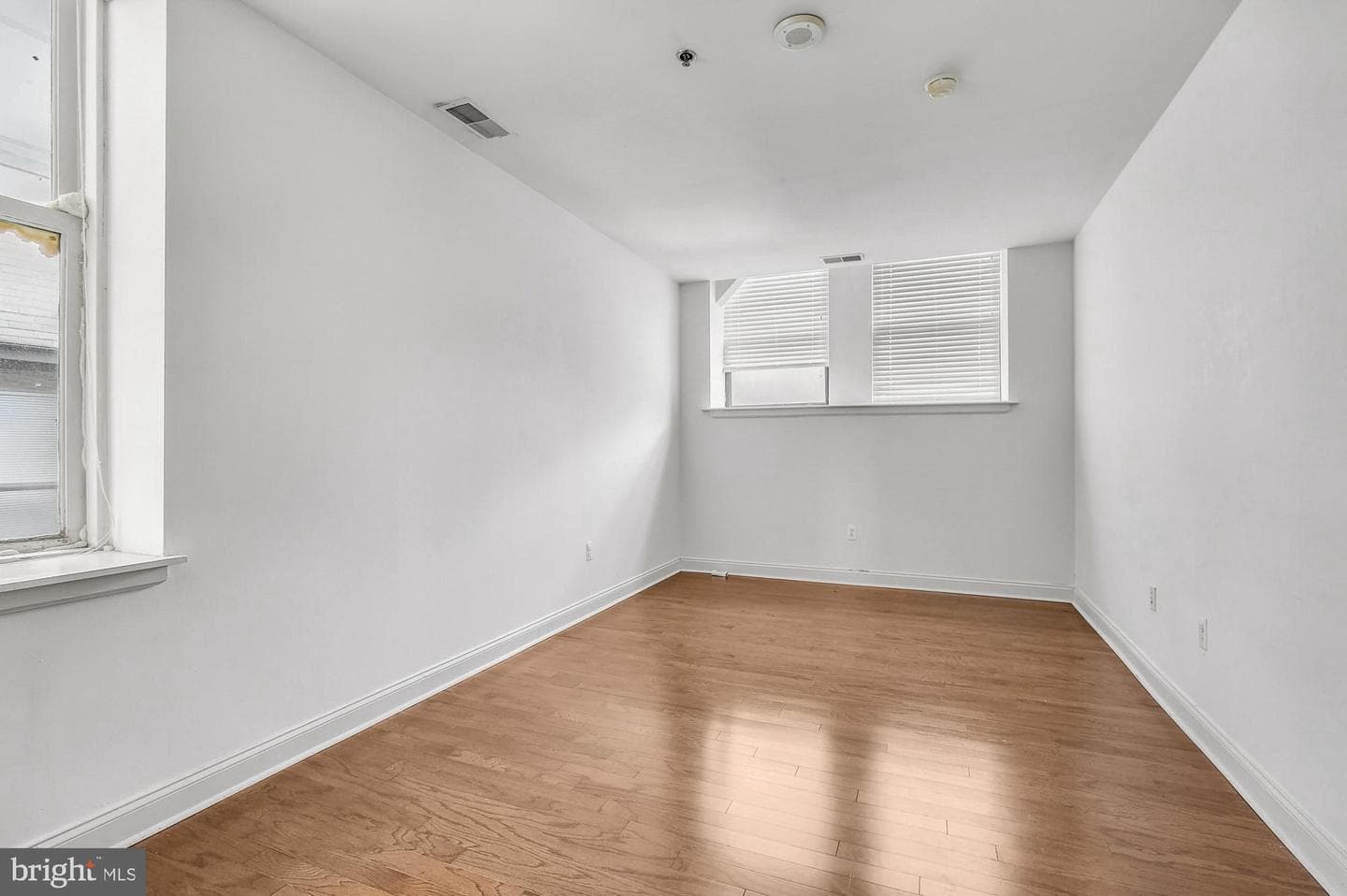 1001 Chestnut St # 1003W photo 20