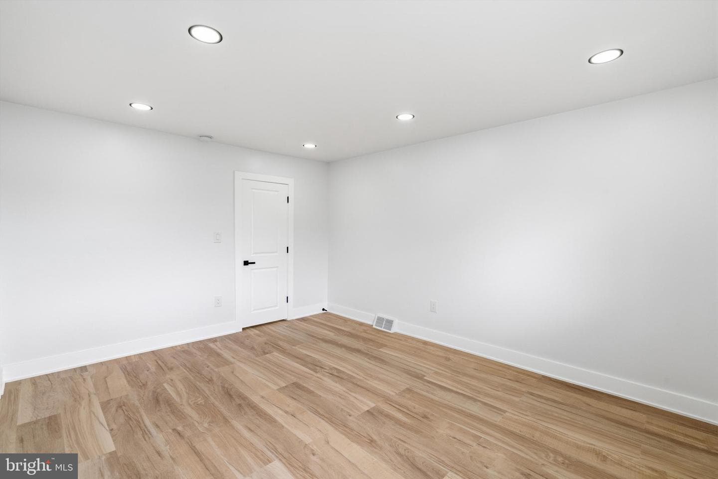 11110 Ridgeway Street photo 23