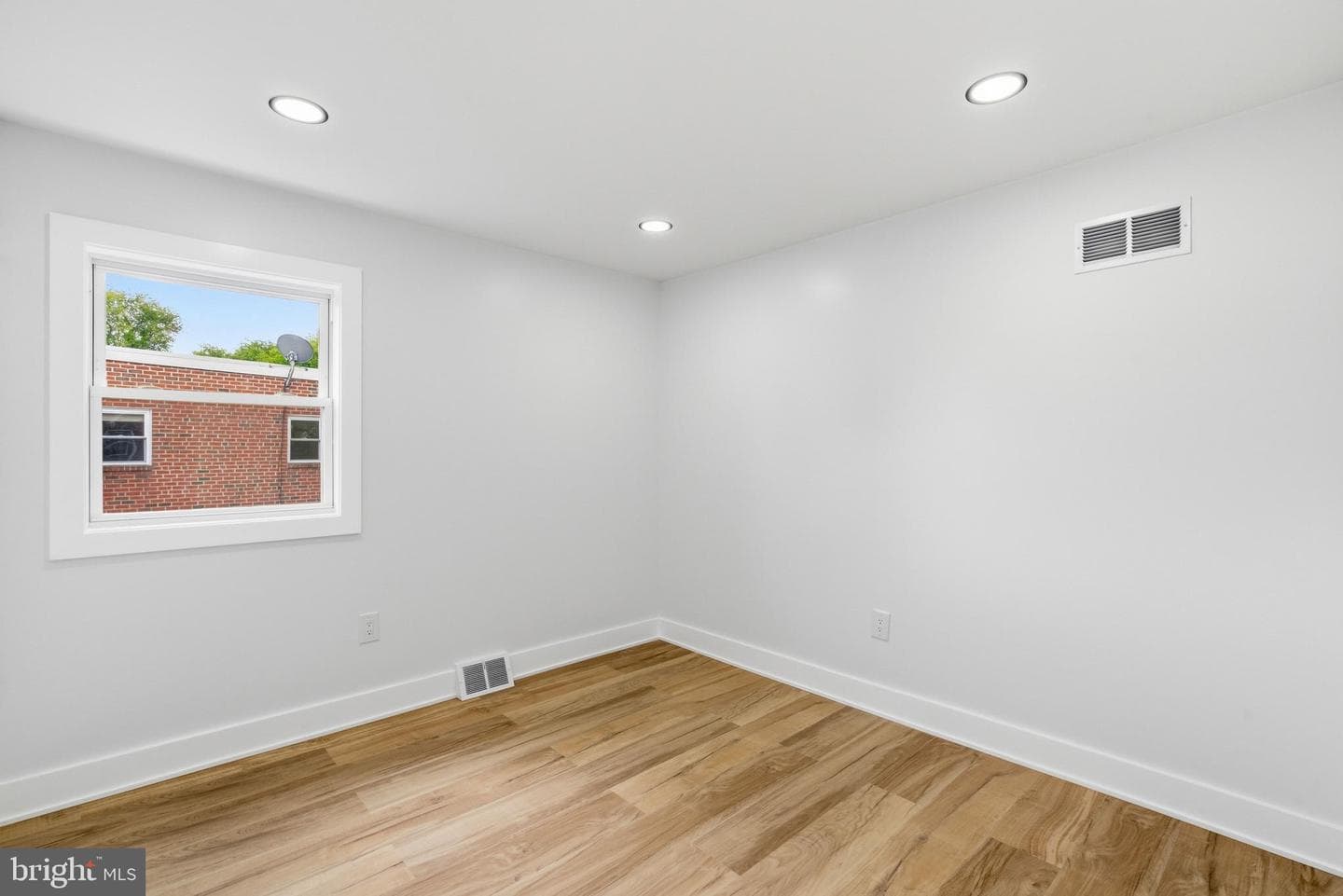 11110 Ridgeway Street photo 25