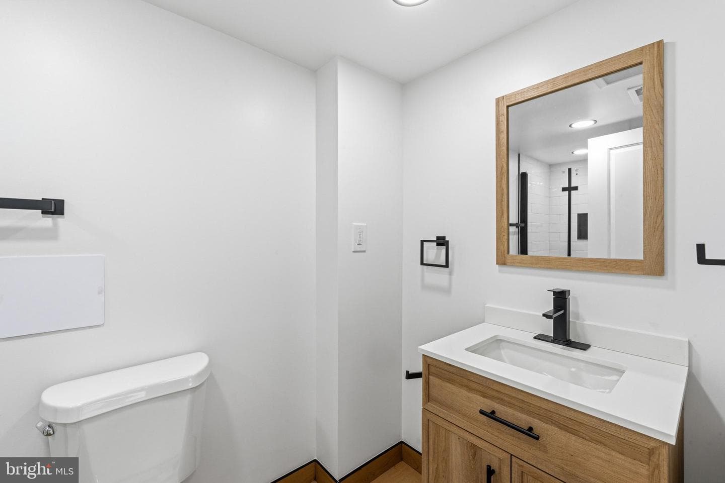 11110 Ridgeway Street photo 32