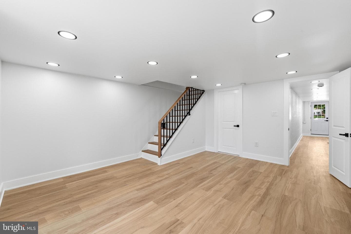 11110 Ridgeway Street photo 34