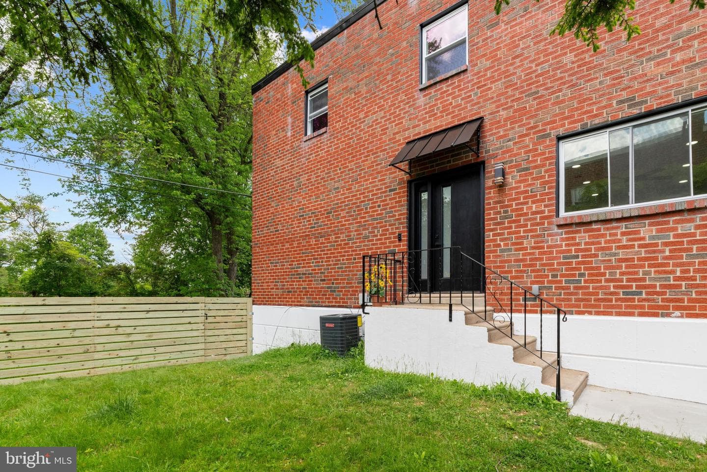 11110 Ridgeway Street photo 6