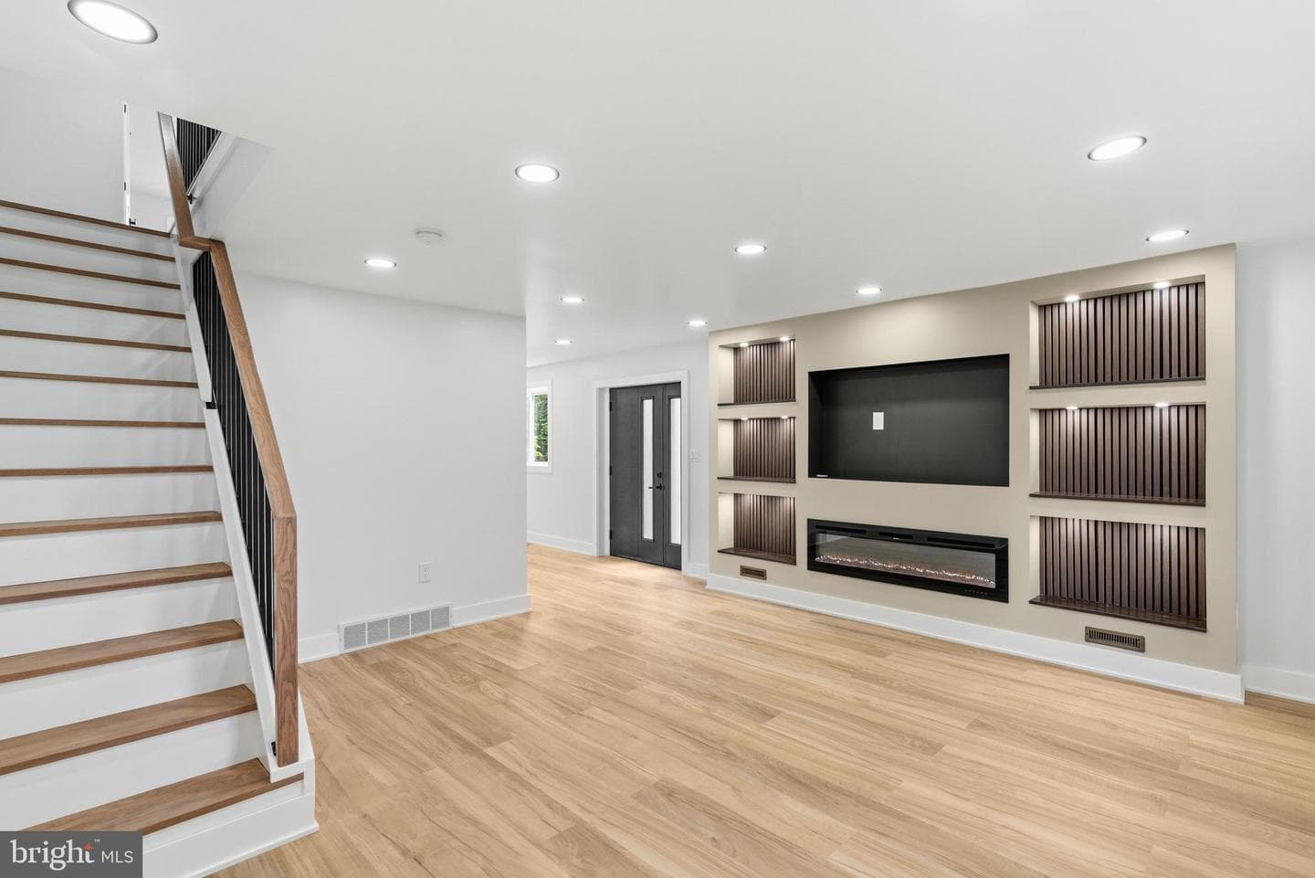 11110 Ridgeway Street photo 7