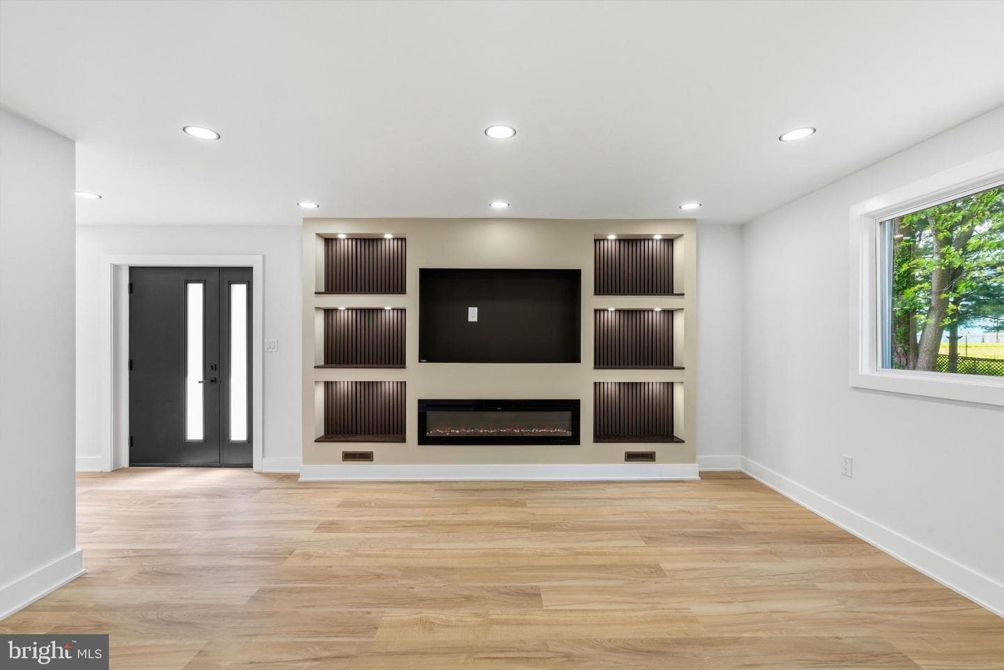 11110 Ridgeway Street photo 8