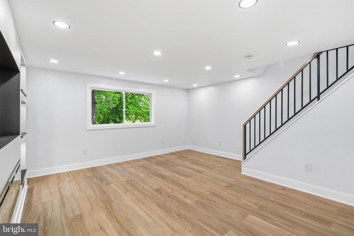 11110 Ridgeway Street photo 9