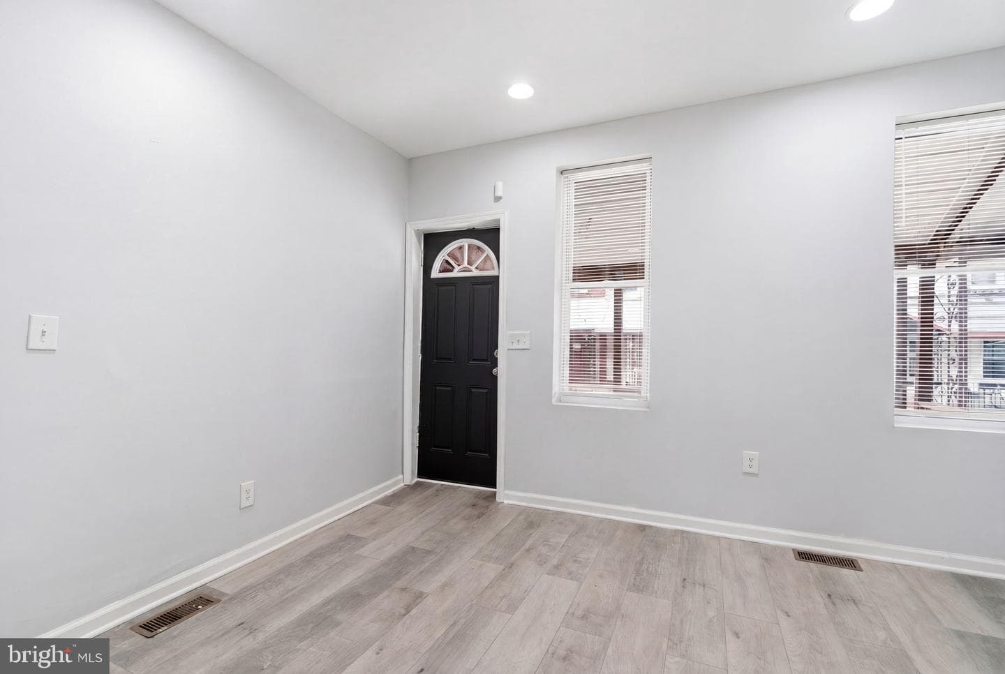 3004 Euclid Avenue photo 8