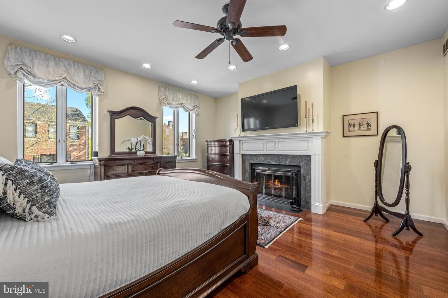 303 Spruce Street photo 13