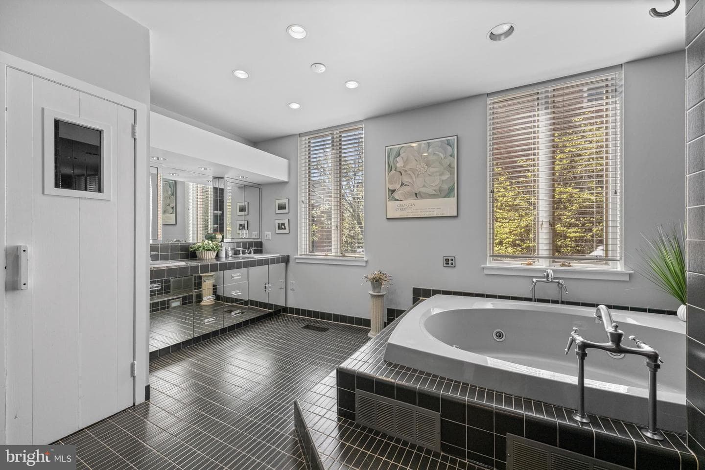 303 Spruce Street photo 15