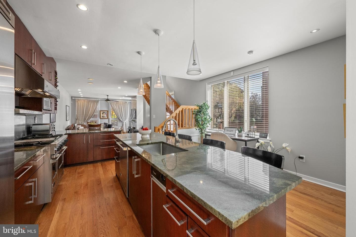 303 Spruce Street photo 9