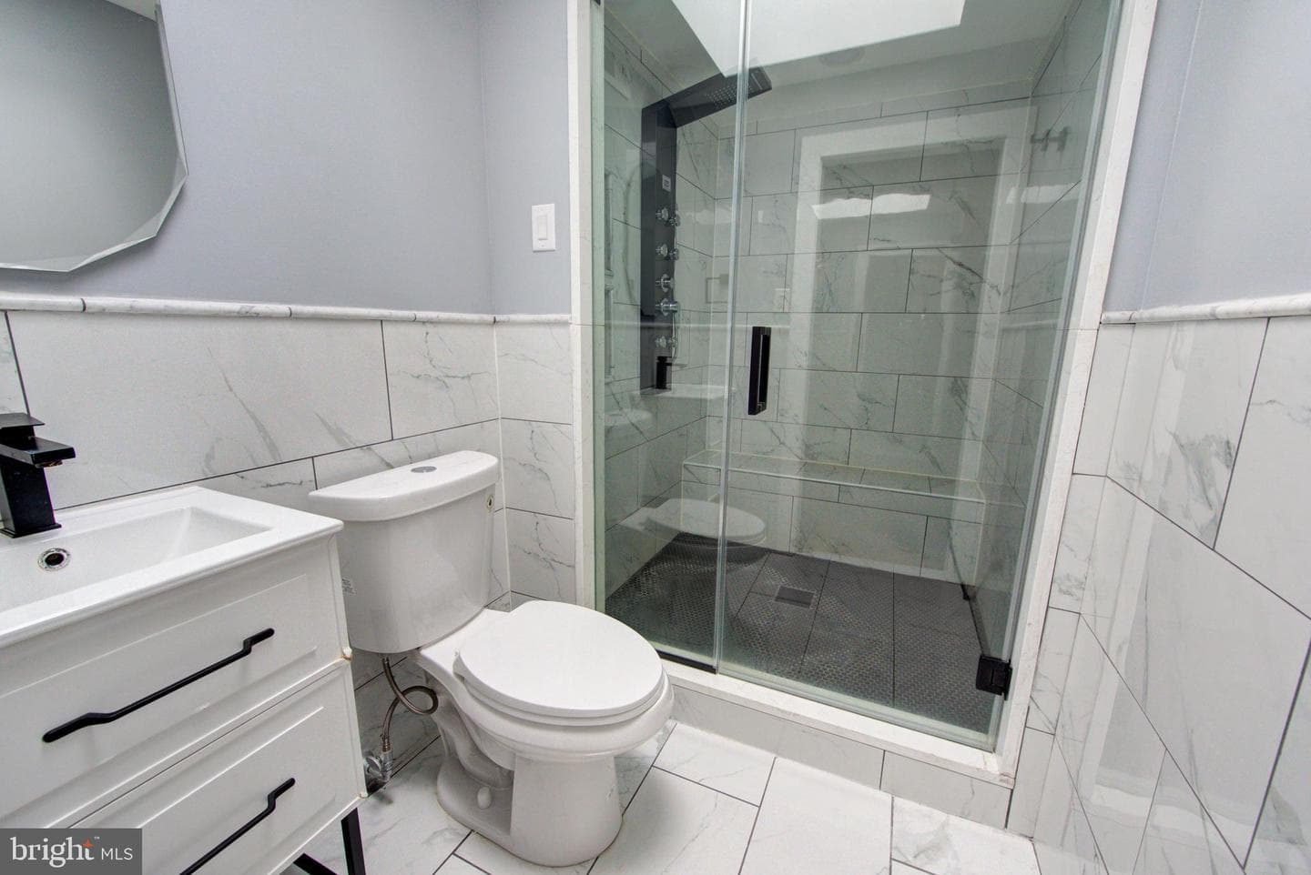 6330 Everett Avenue photo 20