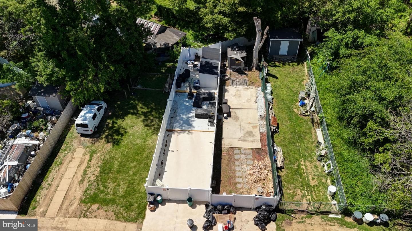 6330 Everett Avenue photo 28