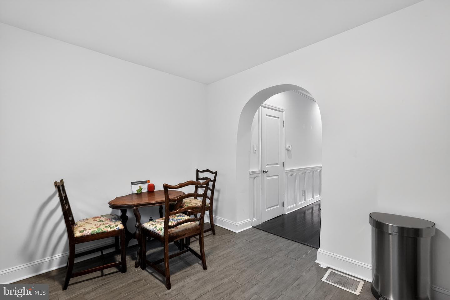 2604 E York Street photo 10