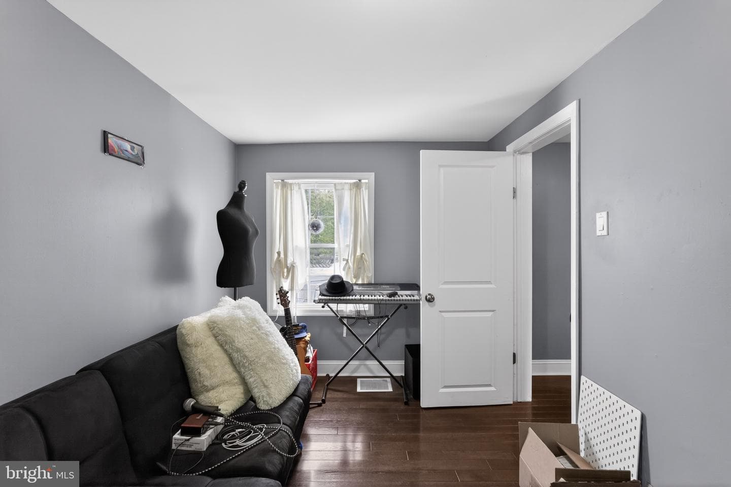 2604 E York Street photo 14