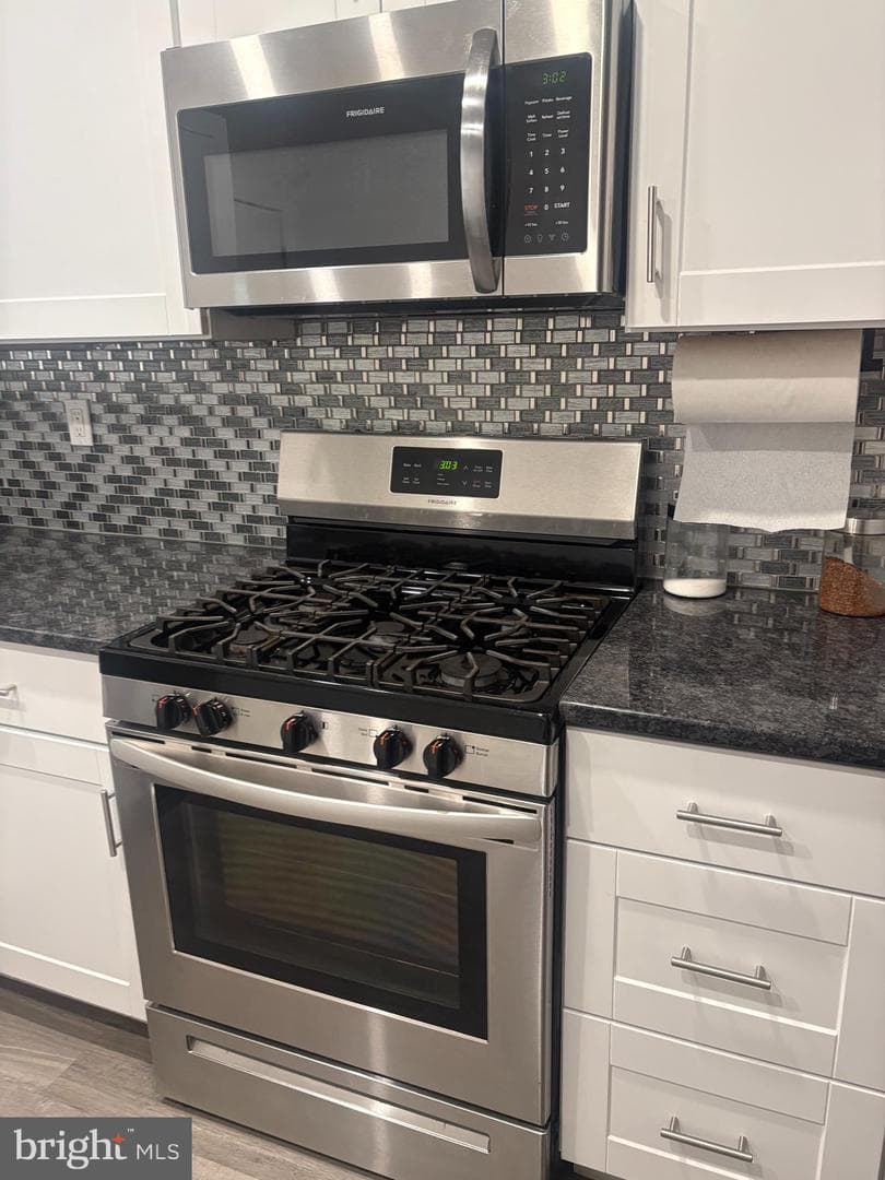 2118 Bridge Street photo 10