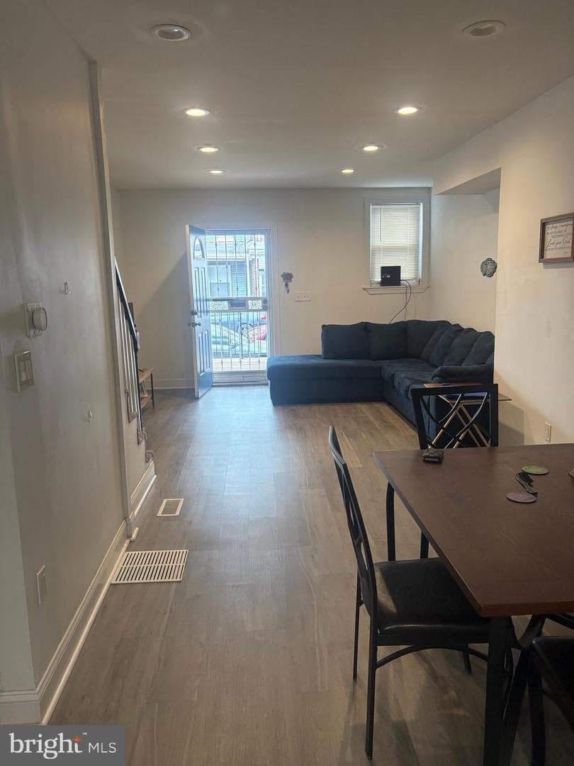 2118 Bridge Street photo 13
