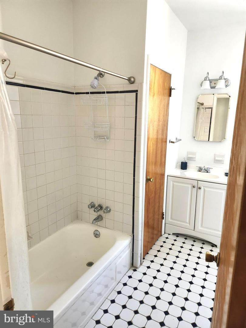 250 S 13th Street #6a photo 9