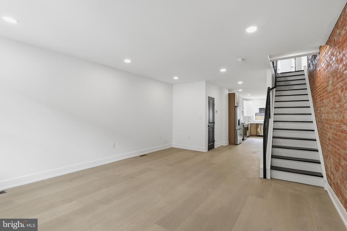 320 Wharton Street photo 10