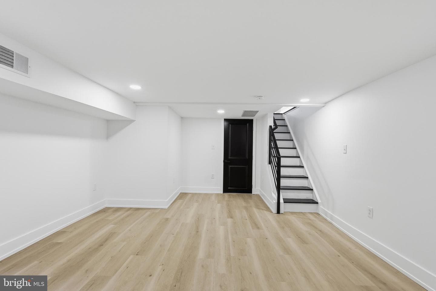 320 Wharton Street photo 40