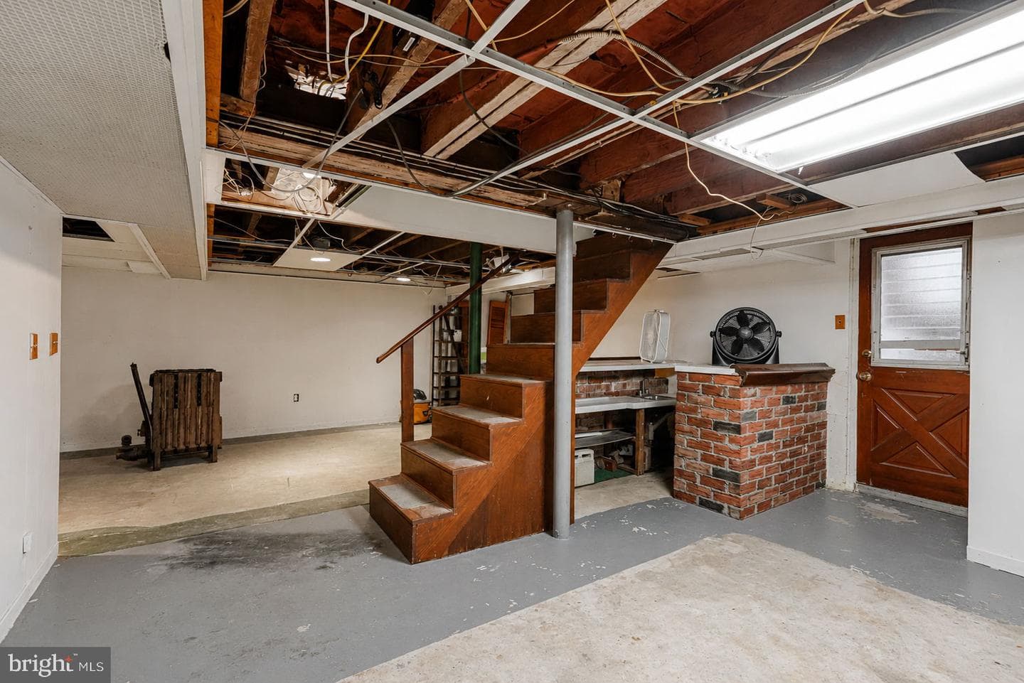 427 Hartel Avenue photo 50