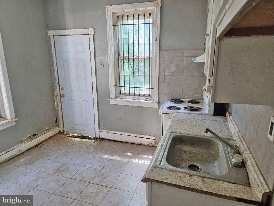 2036 S Cecil Street photo 3