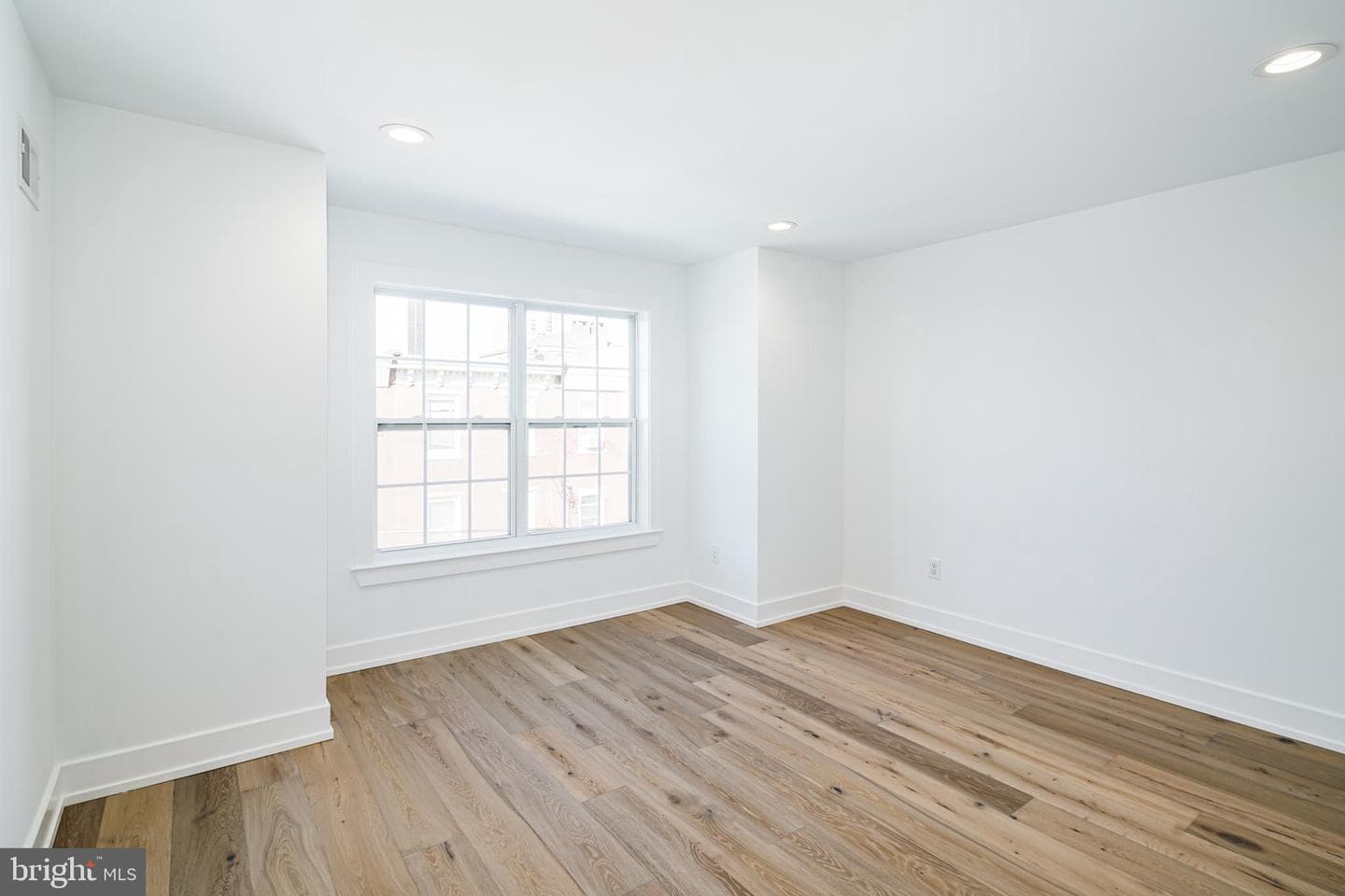 1532 Catharine Street photo 23