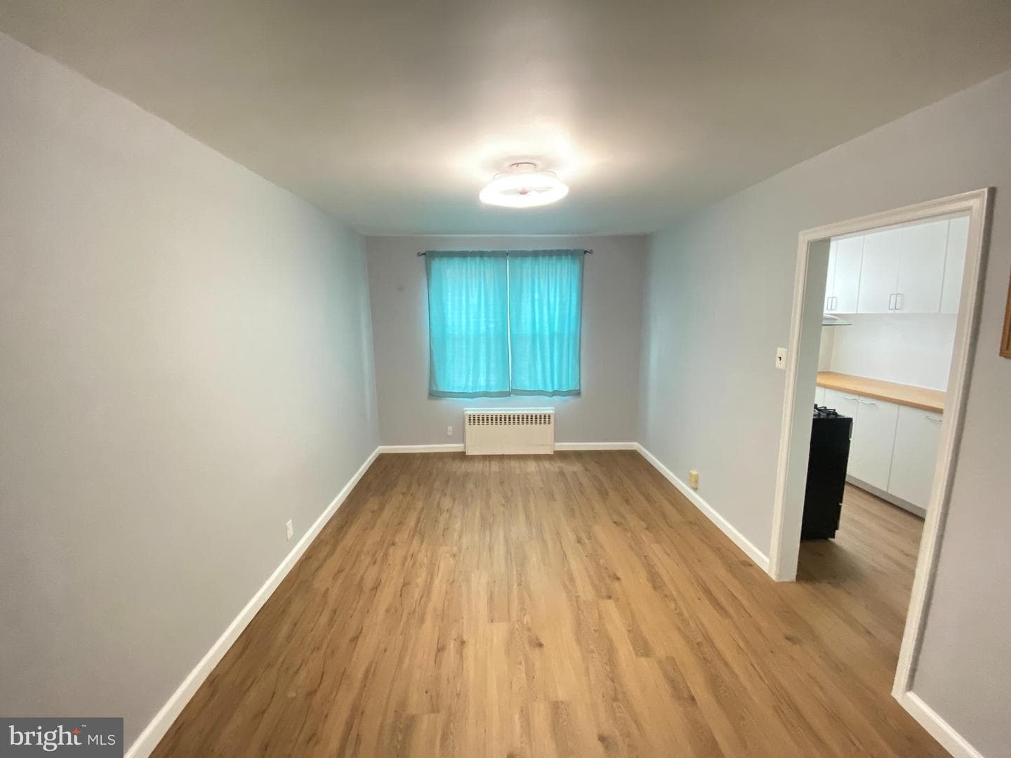 1558 Mckinley Street photo 3