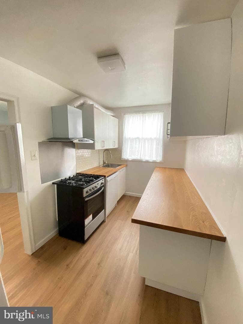 1558 Mckinley Street photo 5
