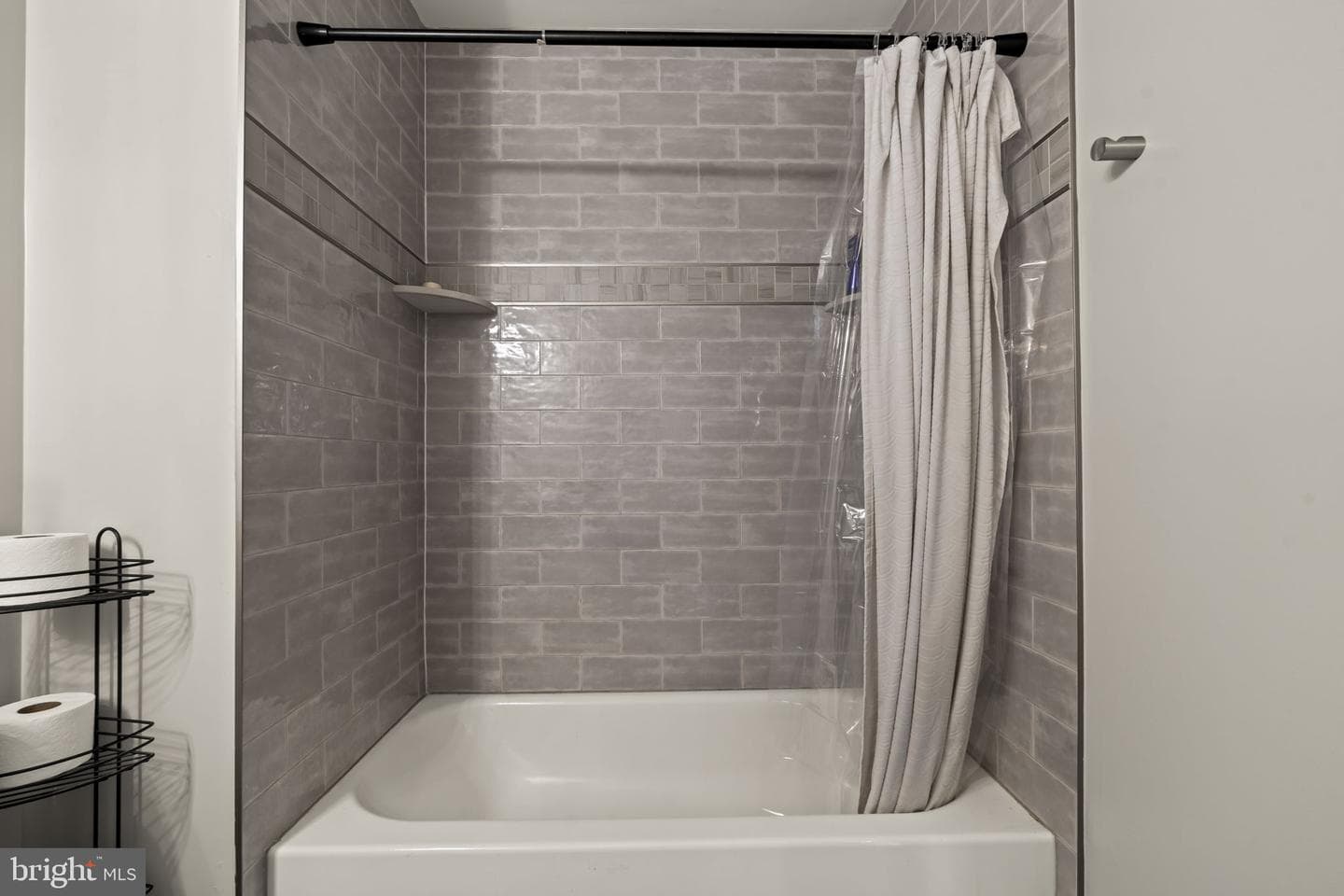 1740 N Lambert Street photo 22