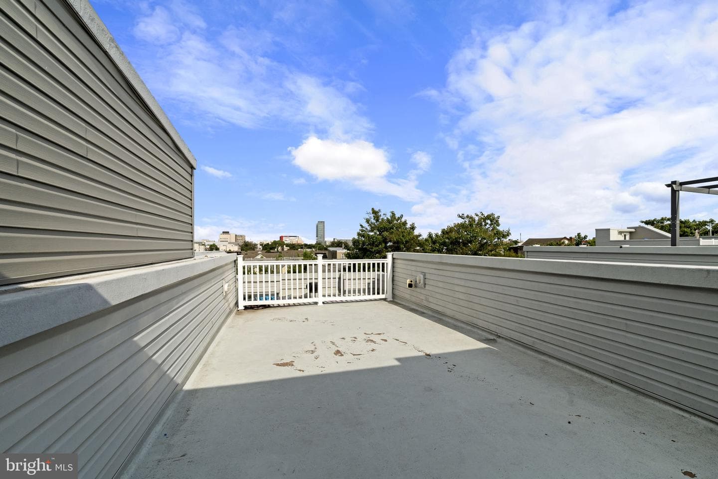 1740 N Lambert Street photo 35