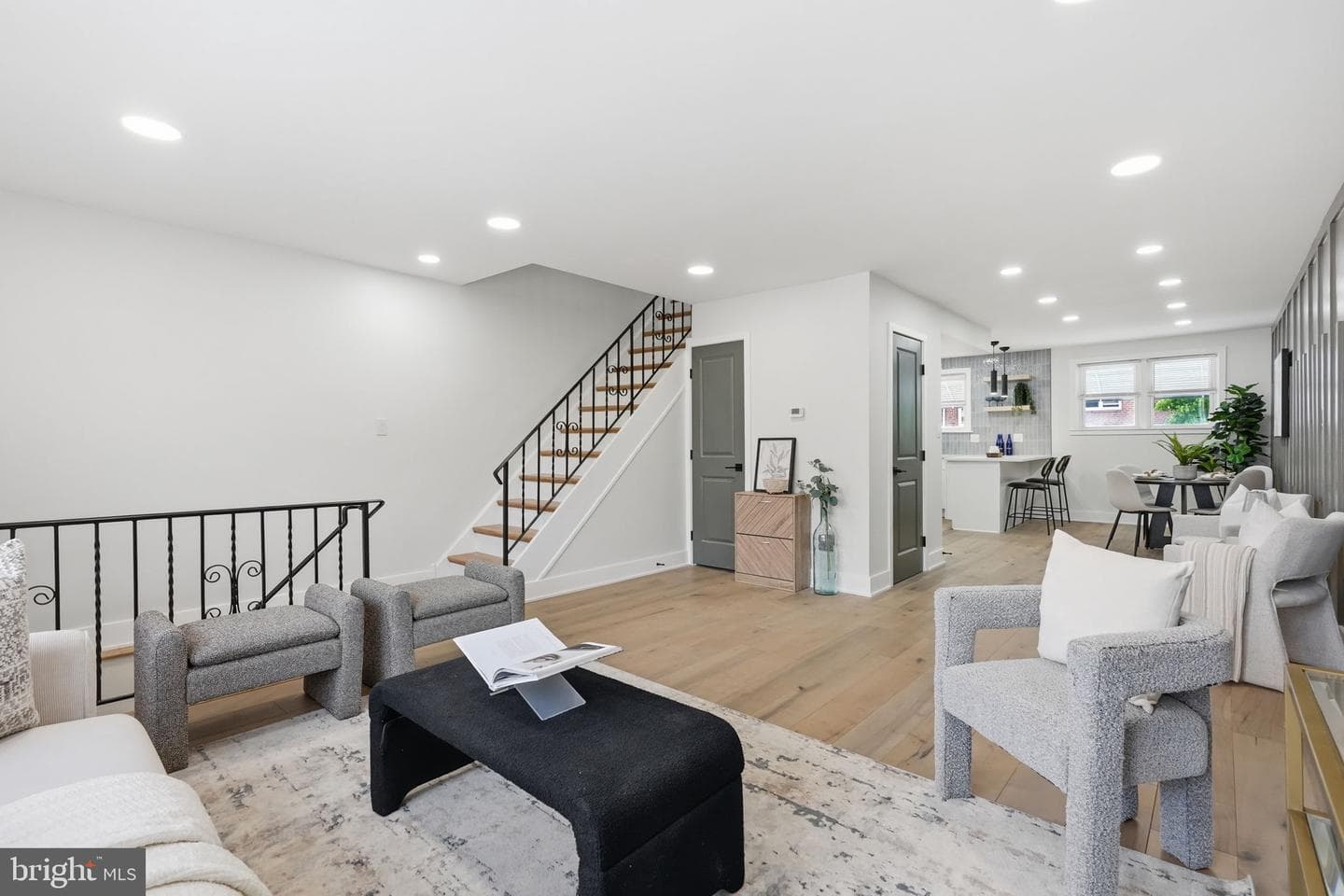 2822 Maxwell Street photo 6