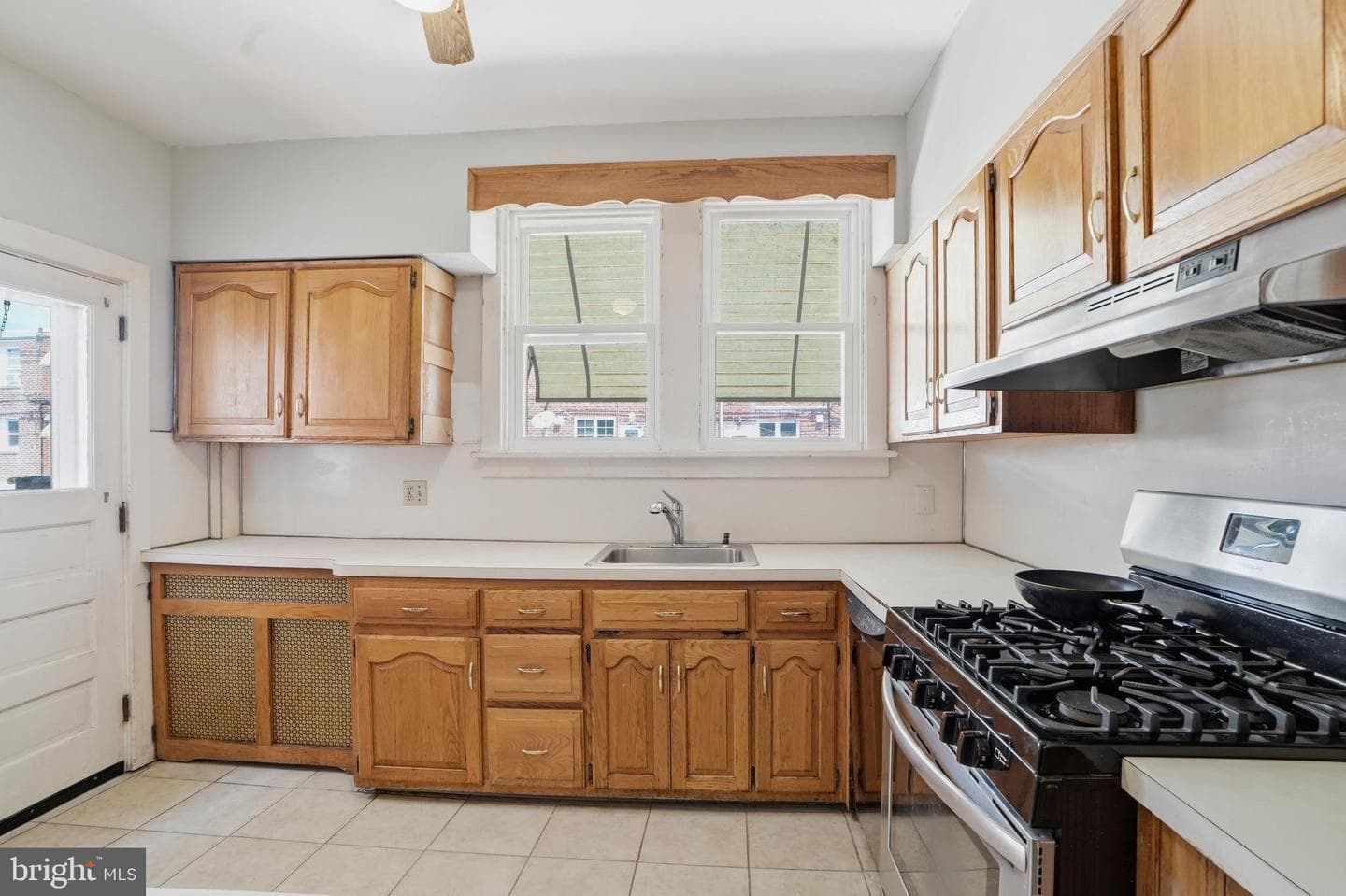 3245 Cottman Avenue photo 10