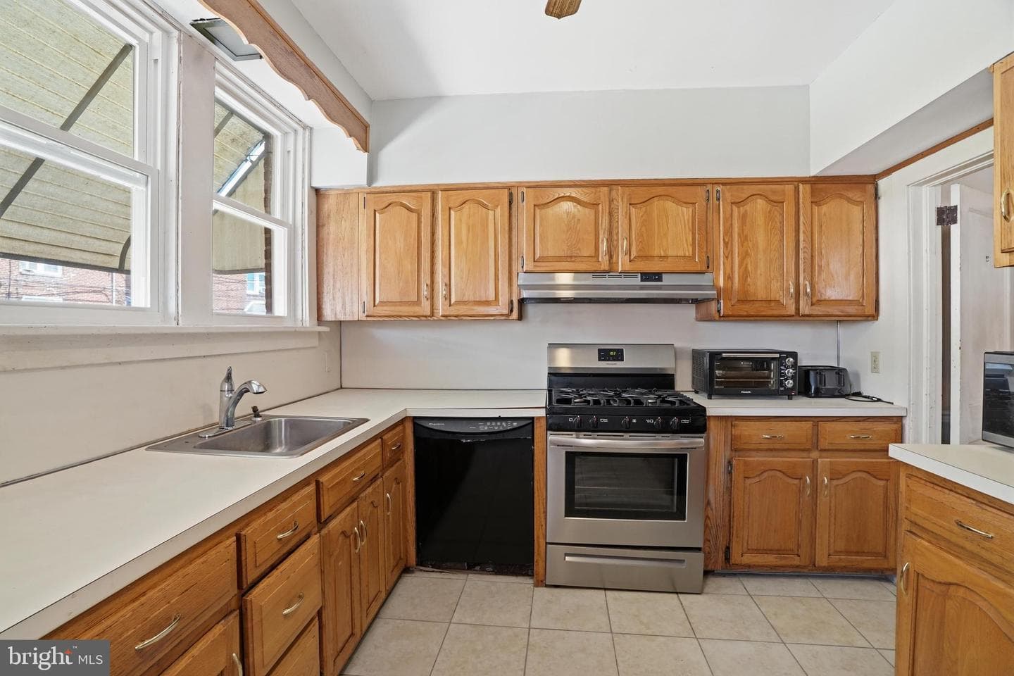 3245 Cottman Avenue photo 8