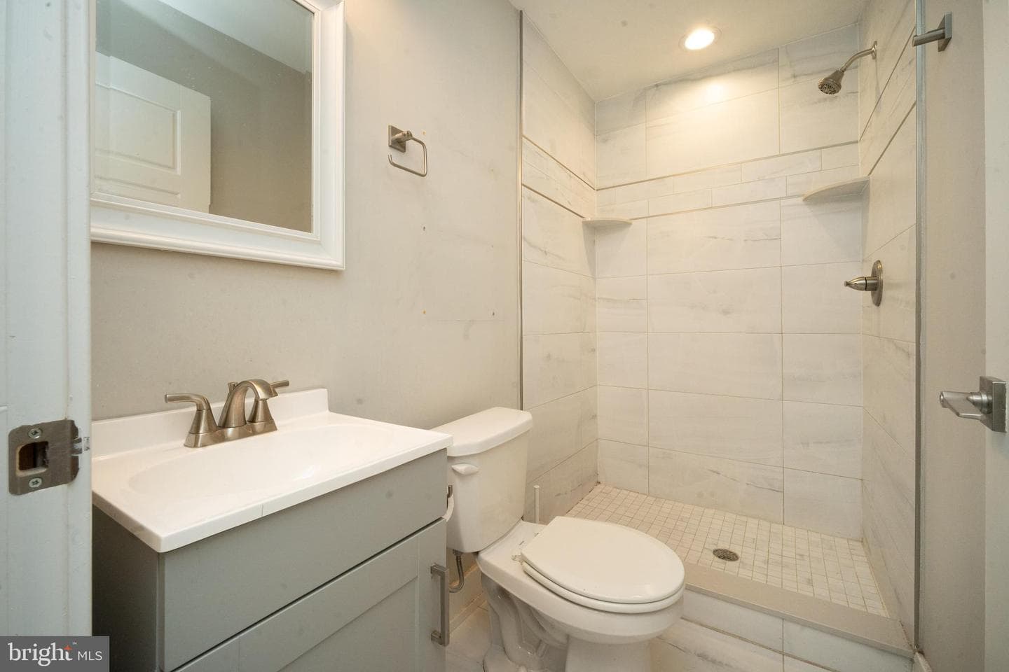 3010 Janney Street photo 17