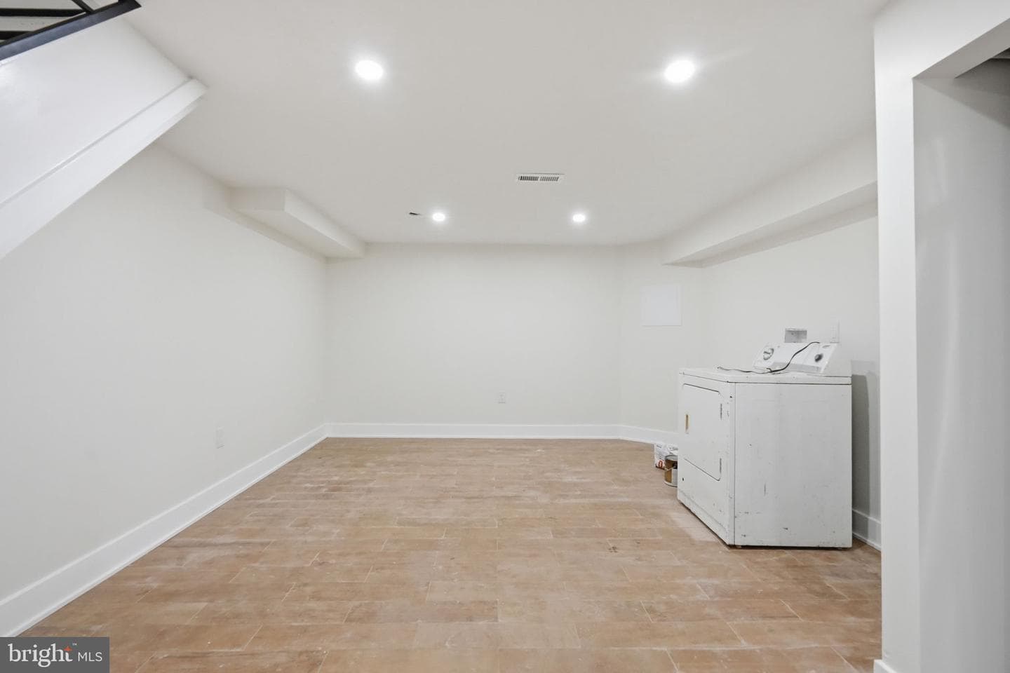 512 S Yewdall Street photo 31