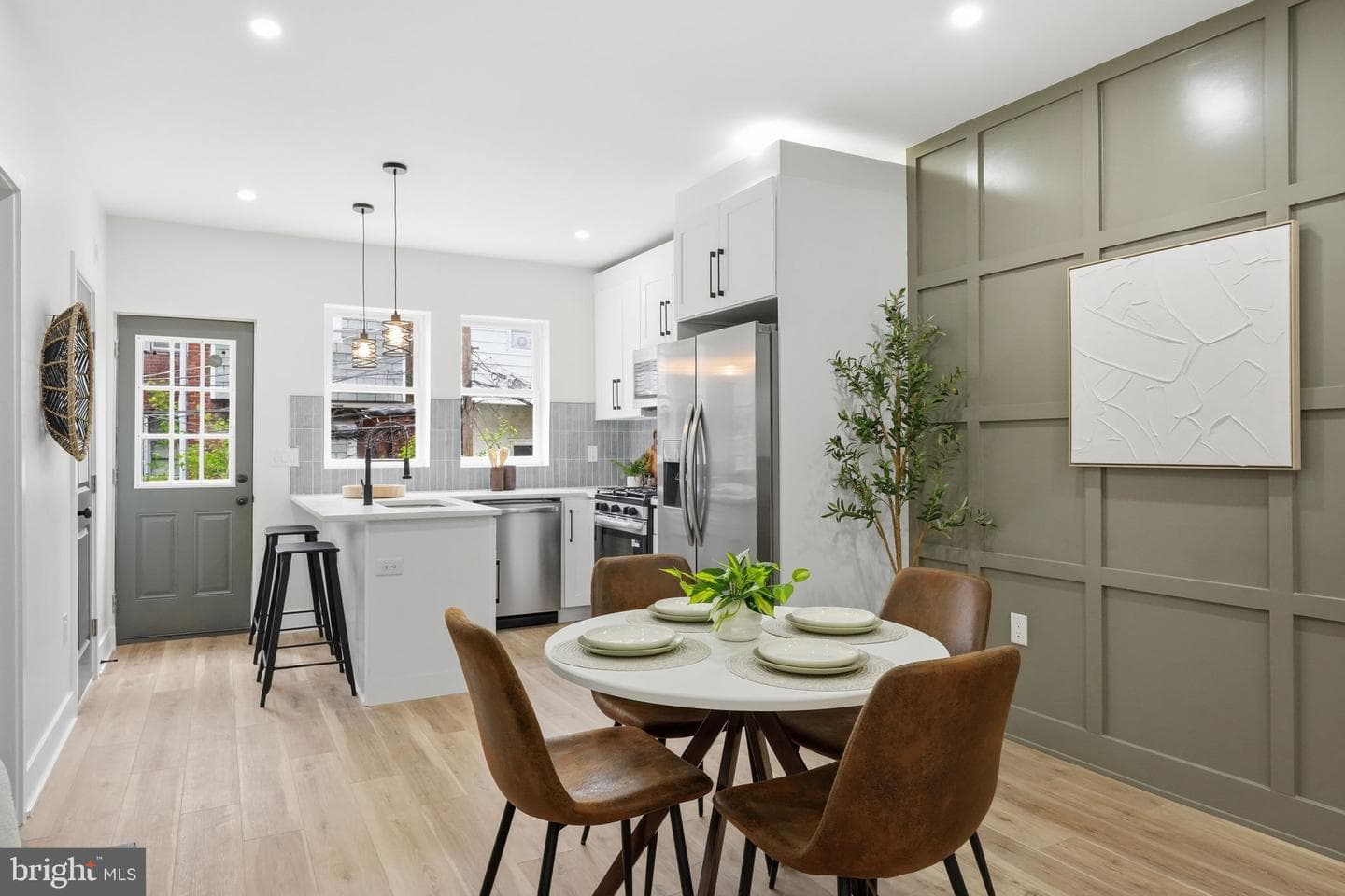 512 S Yewdall Street photo 6