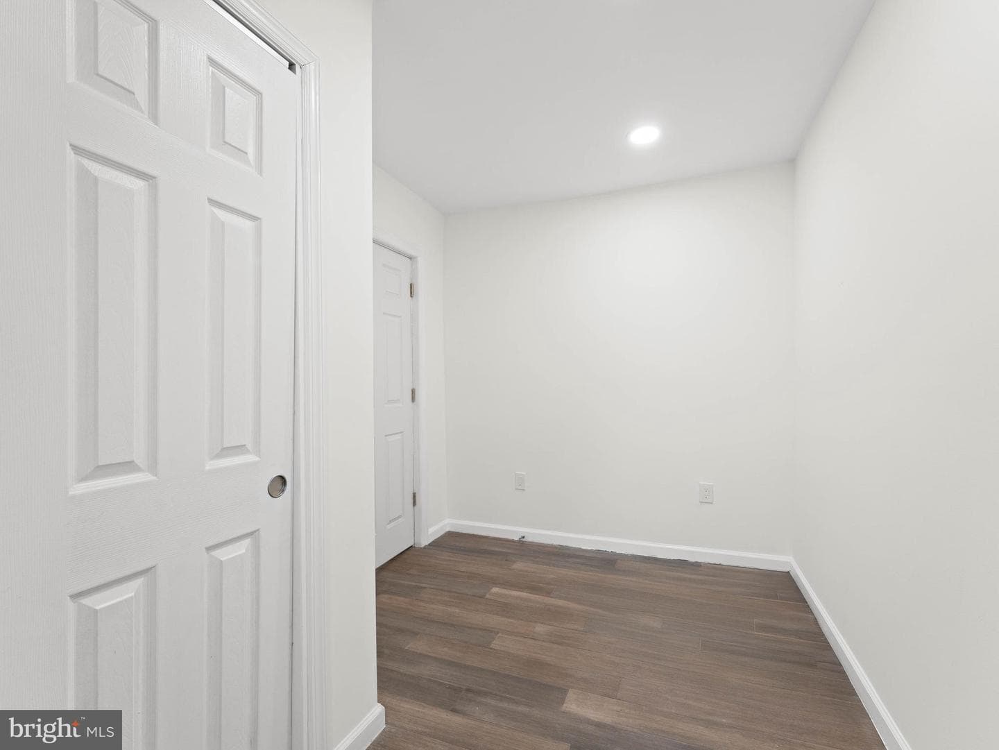 2443 Nicholas Street photo 16