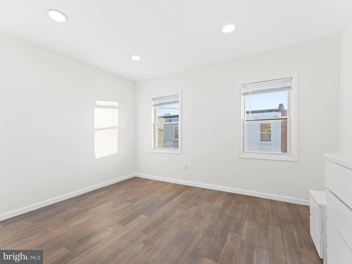 2443 Nicholas Street photo 21