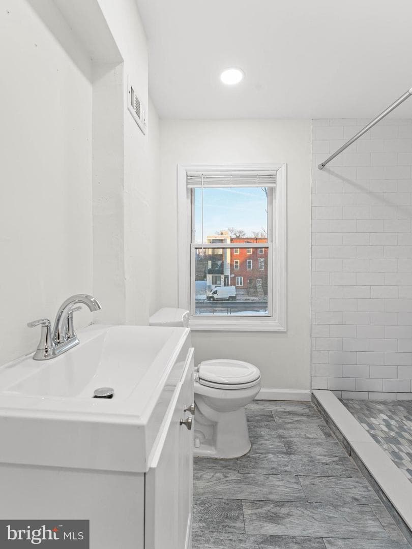 2443 Nicholas Street photo 23