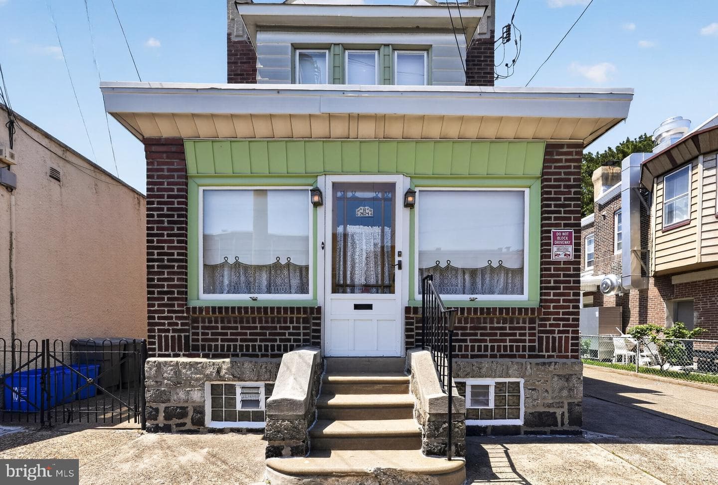 2622 Lefevre Street photo 2