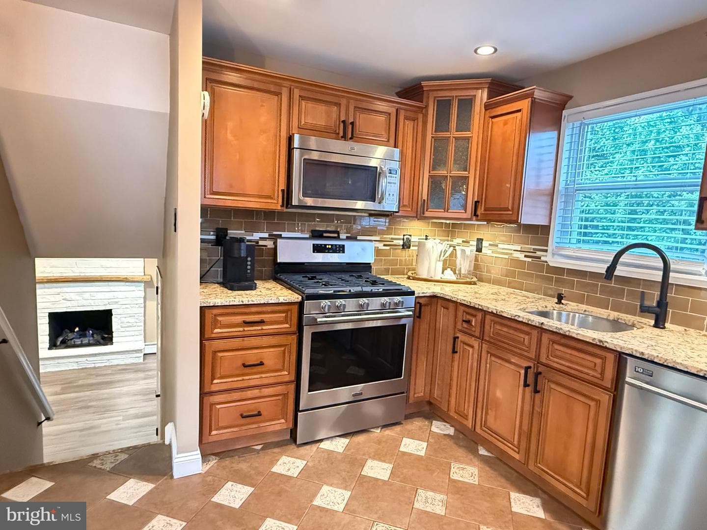 9319 Marsden Street photo 24