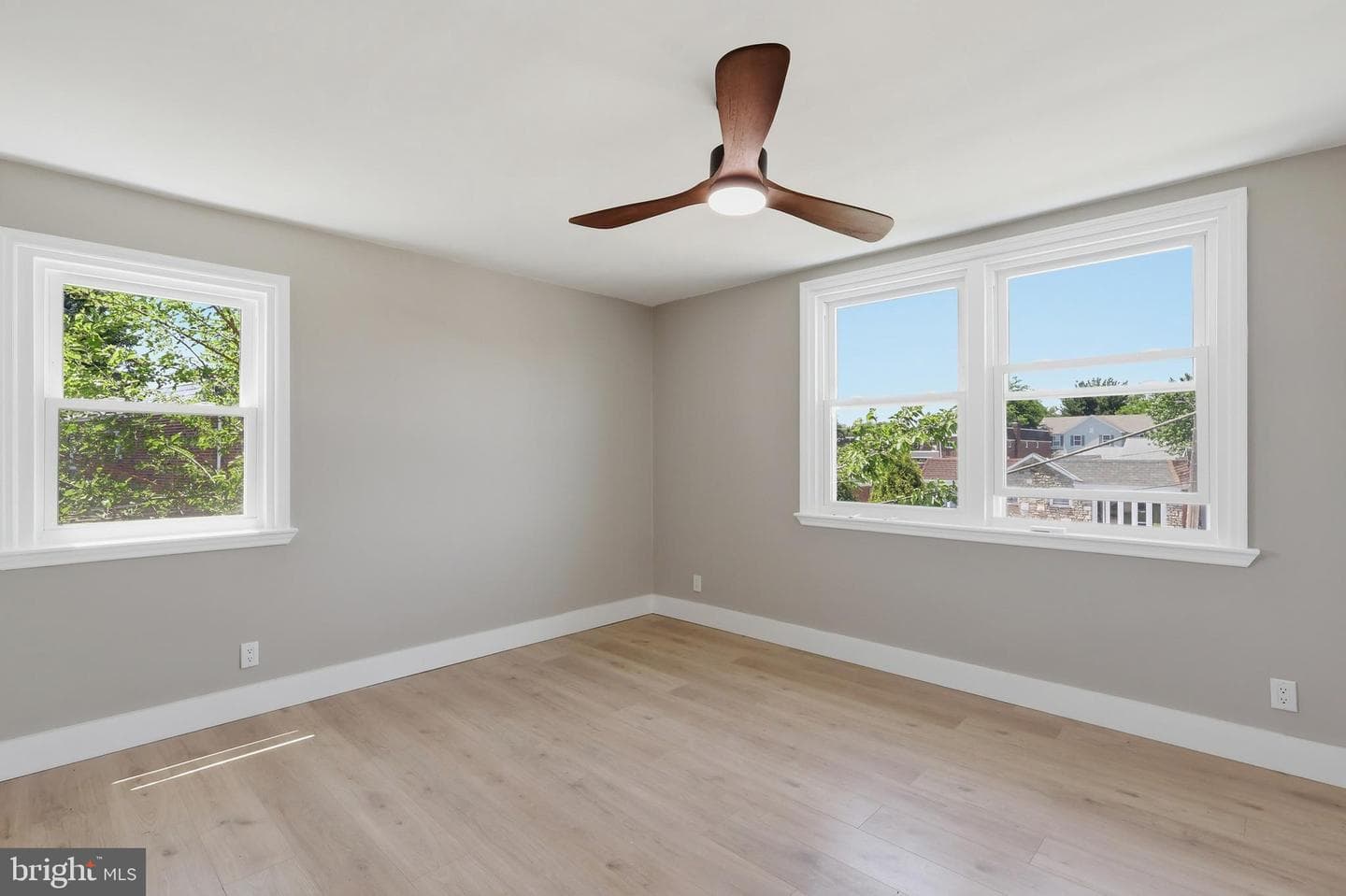 1030 E Sedgwick Street photo 18