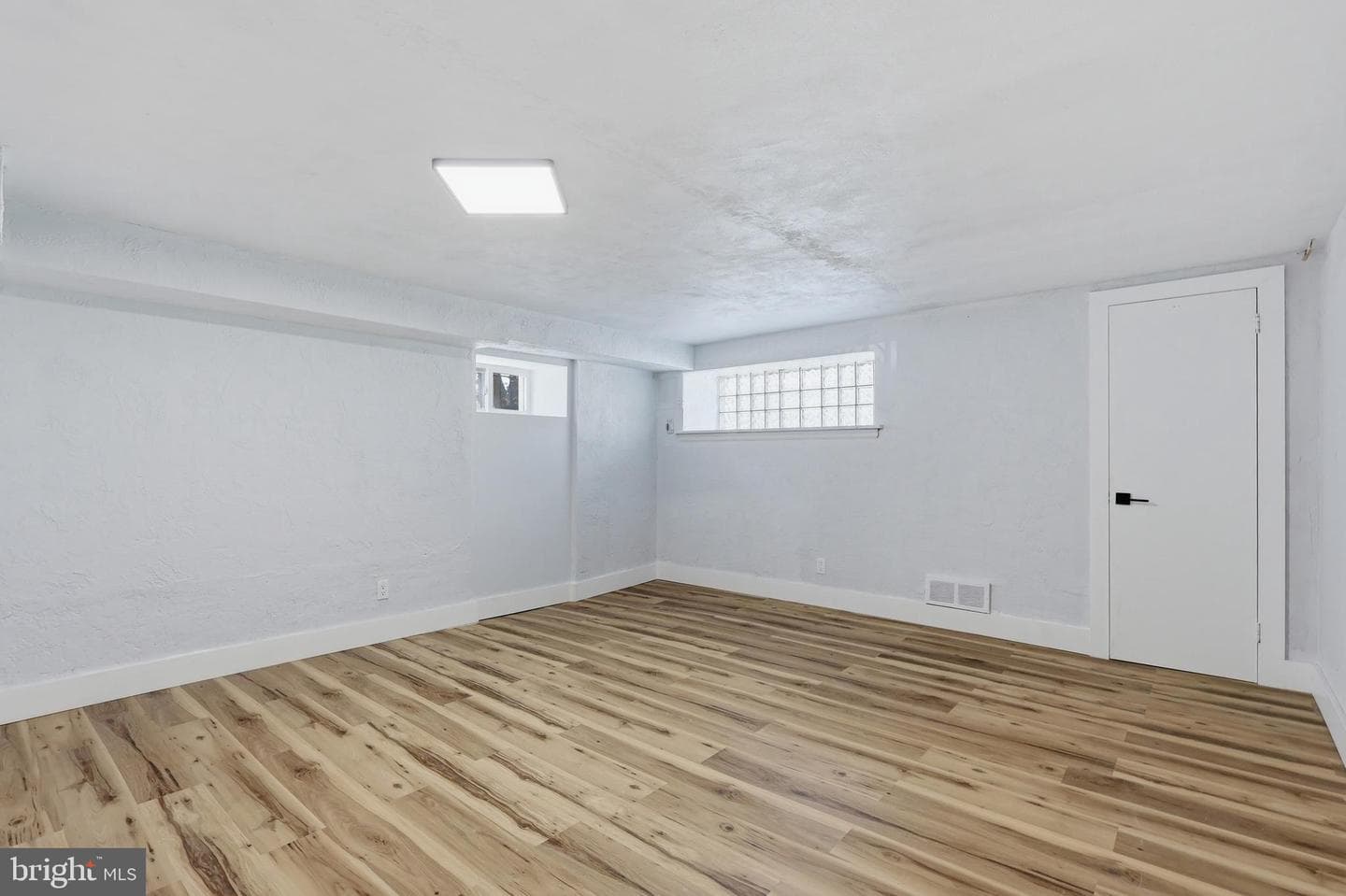 1030 E Sedgwick Street photo 31