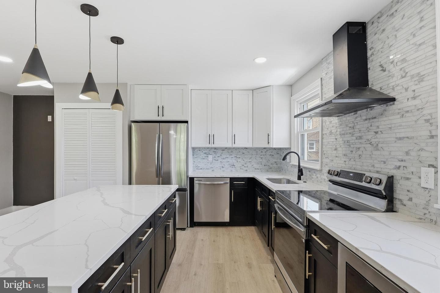 1030 E Sedgwick Street photo 6