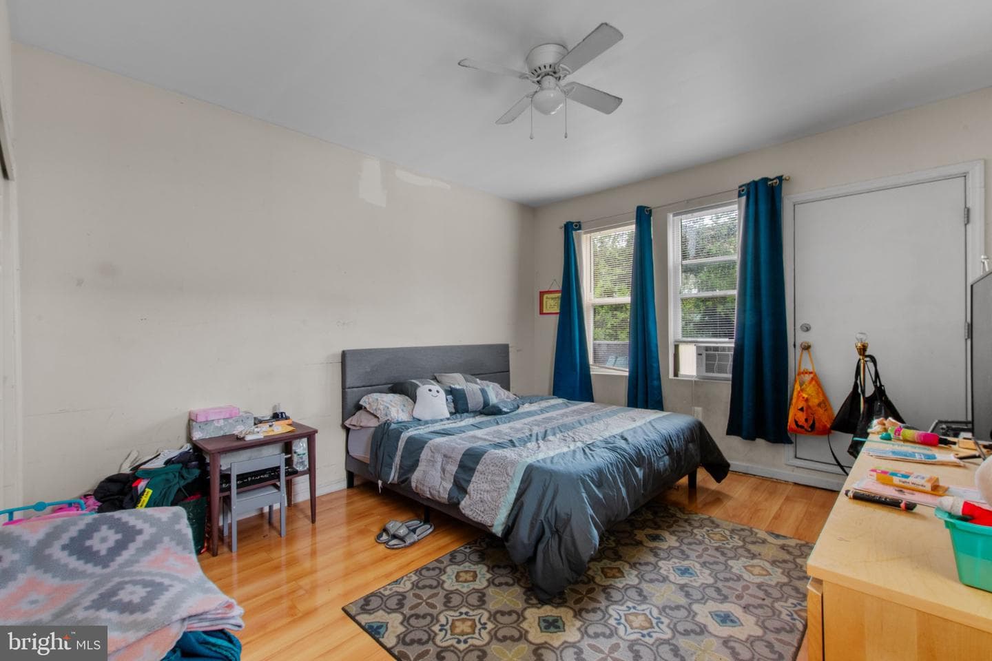 1422 W Tioga St photo 28