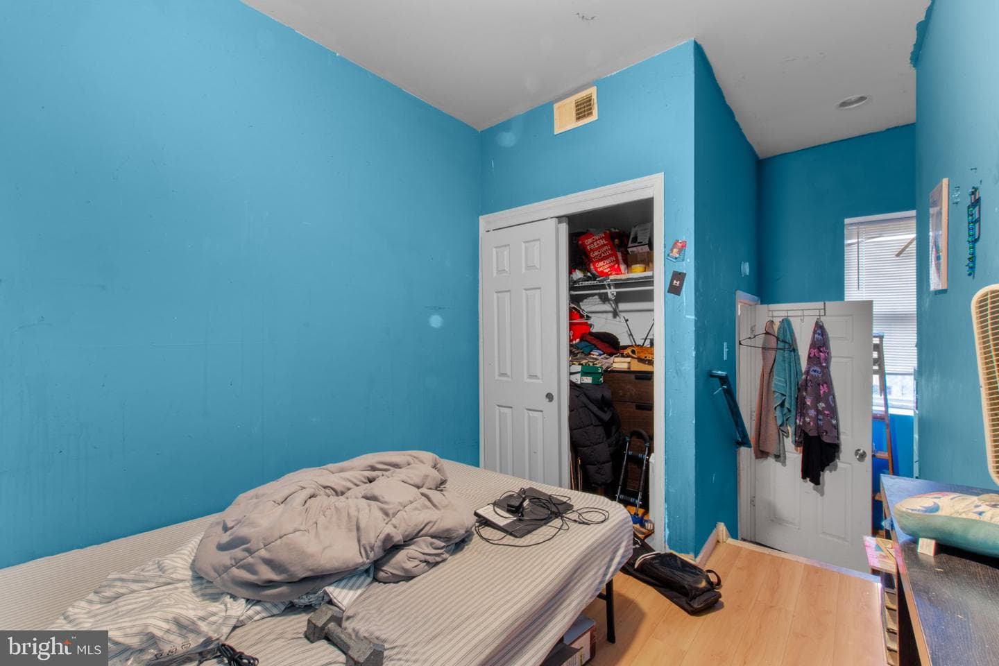 1422 W Tioga St photo 32