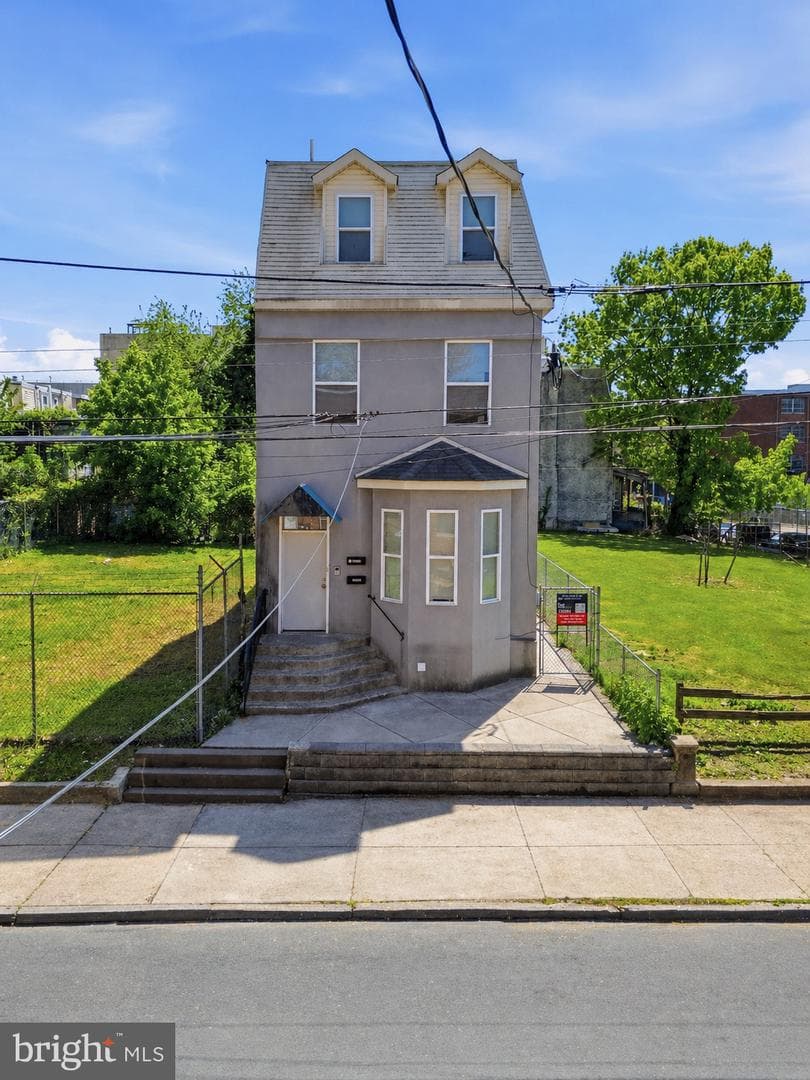 1422 W Tioga St photo 37
